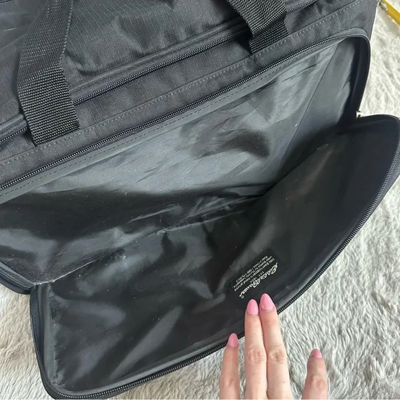 Eddie Bauer Black Duffel Bag Carry On Unisex Men’s Woman’s Tote - Picture 6 of 10